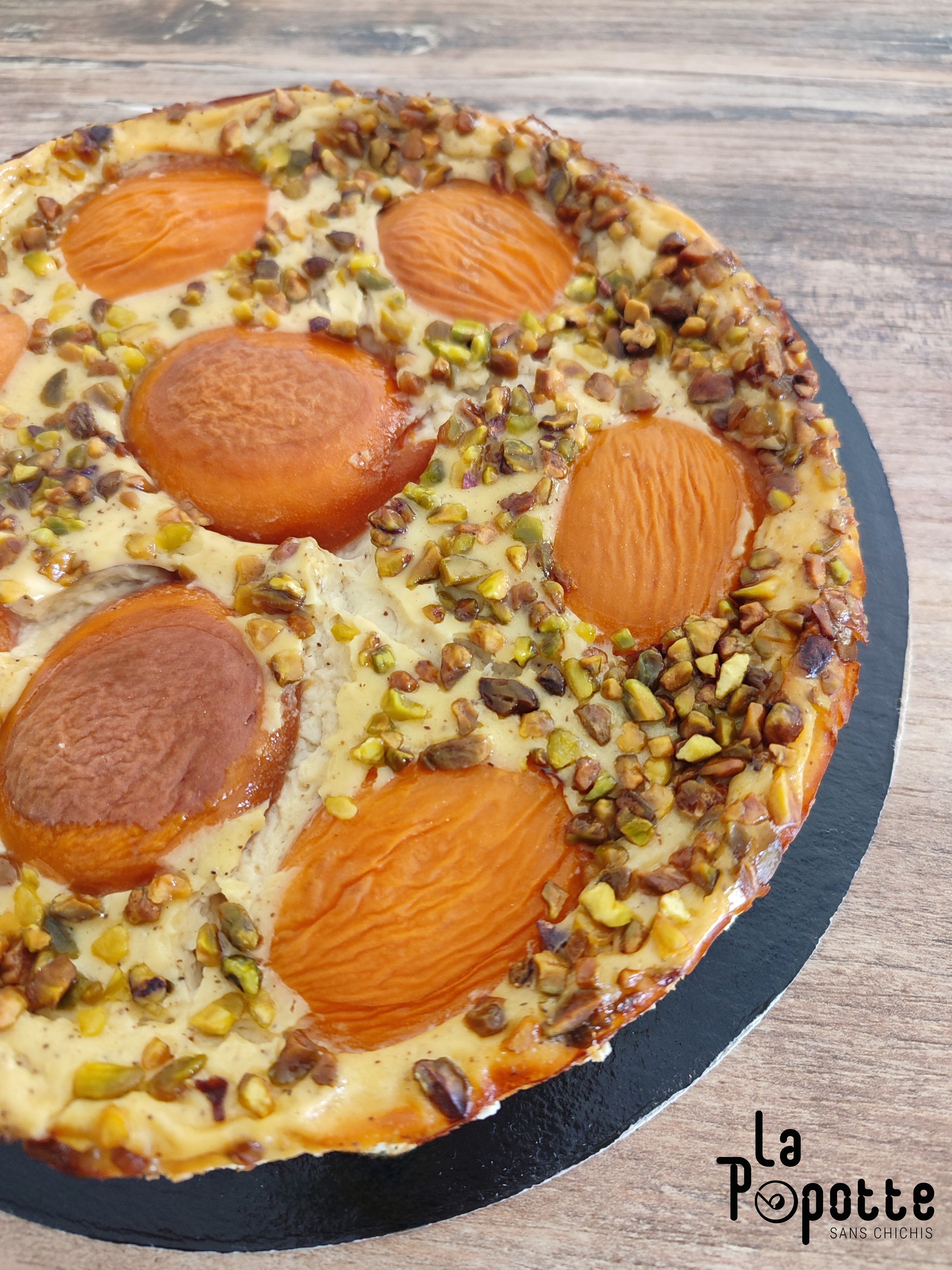 Flan au fromage blanc, abricots et pistaches