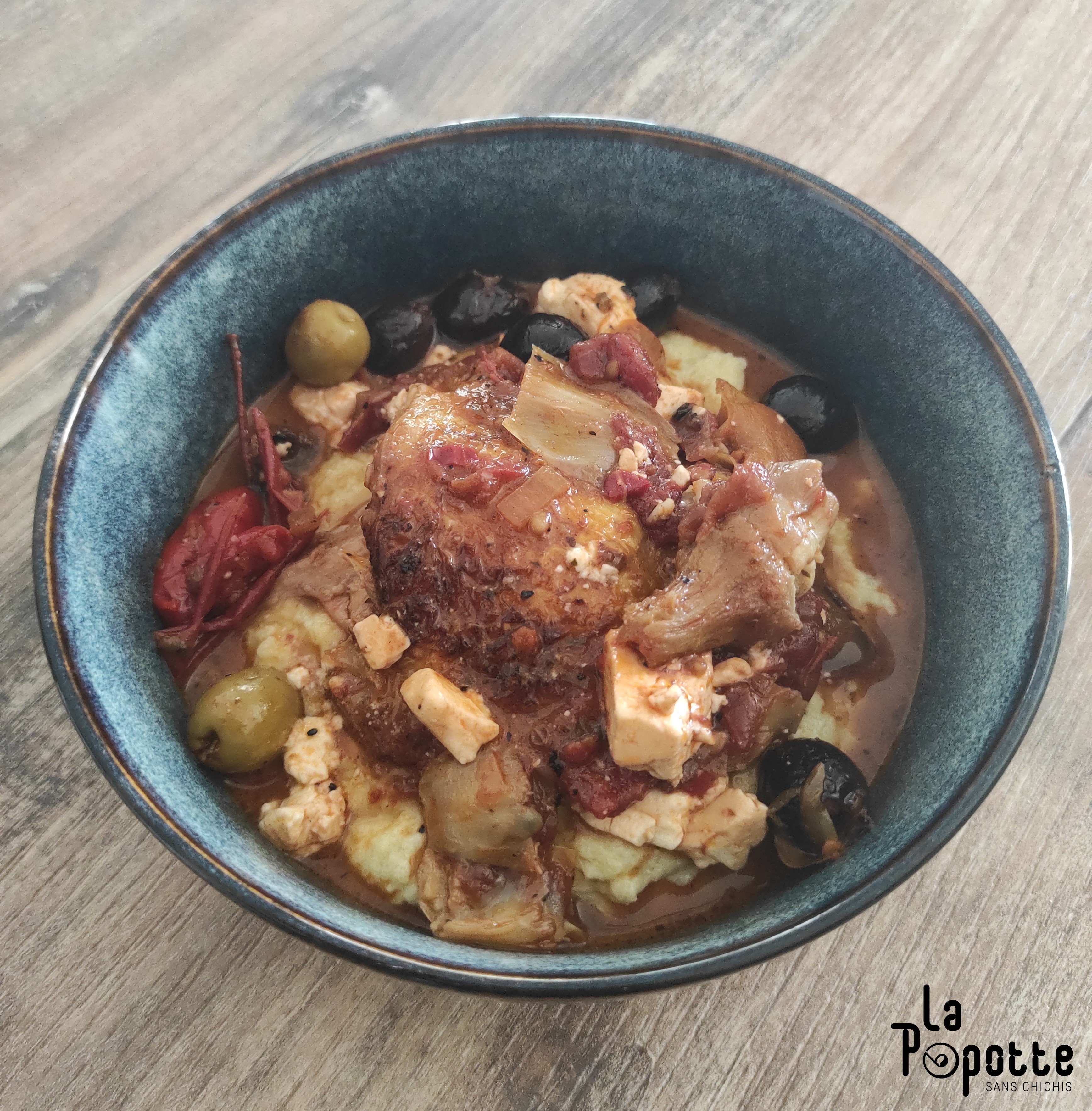 Poulet à la méditérannéene et polenta au pesto