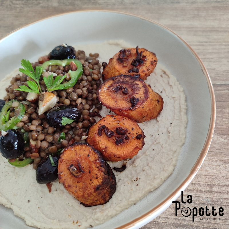 Salades de lentilles, carottes rôties et houmous