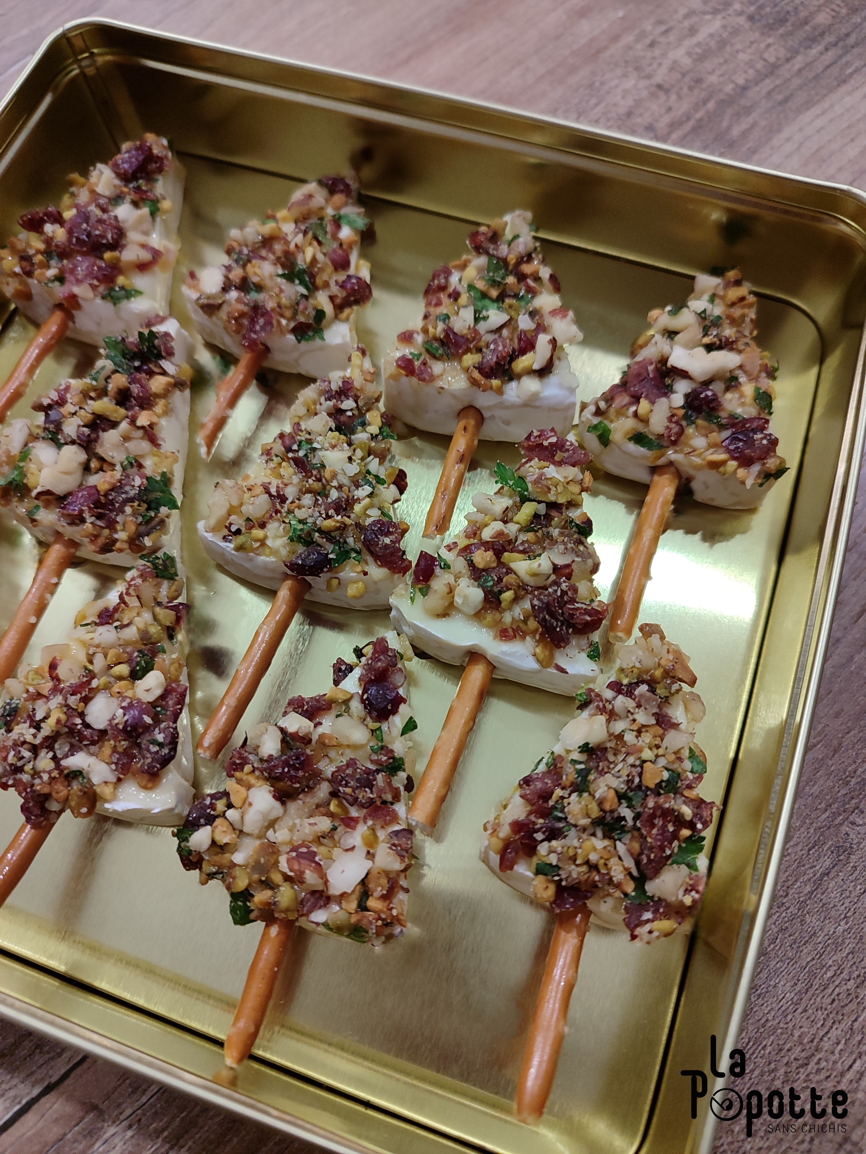 Sapin camembert et fruits secs